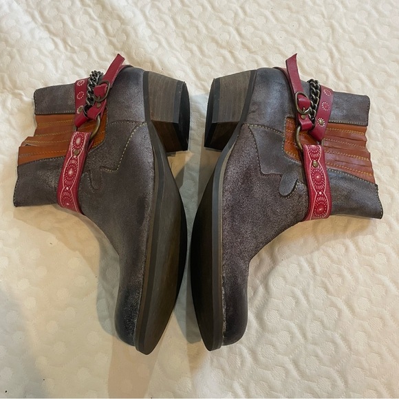 Iliyah Gray Geometric Studded-Band Chain Faux Leather Ankle Boots ZL840 Size 39 - Picture 9 of 12